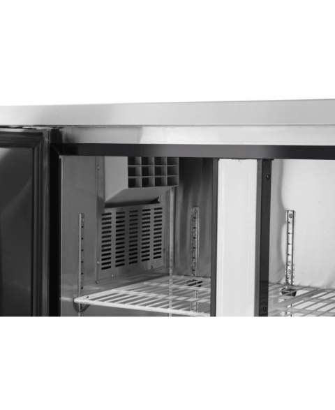 Stół mroźniczy Kitchen Line 3-drzwiowy z agregatem bocznym - kod 233399 Stół mroźniczy Kitchen Line 3-drzwiowy z agregatem bocznym - kod 233399